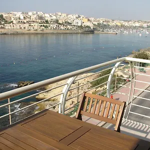 Apartament Seafront Marsascala